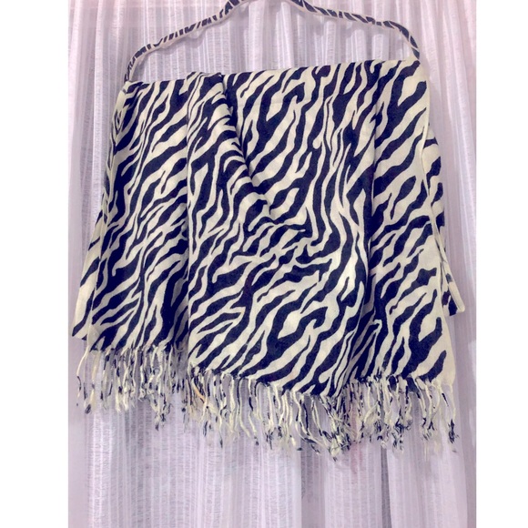 Zebra Primt Pashmina i’m mint Green and Black - Picture 1 of 1